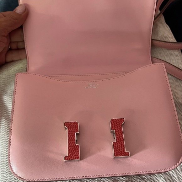 Hermes Rose Sakura Bougainvillea Lizard
Constance mini 18/19 handbag rare!! - Picture 4 of 6